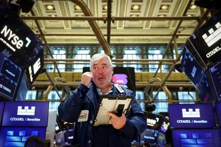 Wall Street recua com investidores avaliando riscos da guerra no Oriente Médio