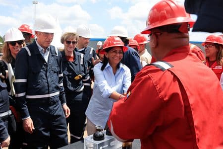 EUA permitem que petrolíferas retomem operações na Venezuela e aprovam novos investimentos em energia