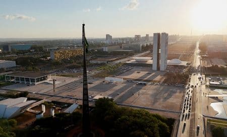 Liminar contra penduricalhos é chance para consenso sobre limite a supersalários, diz Esther Dweck