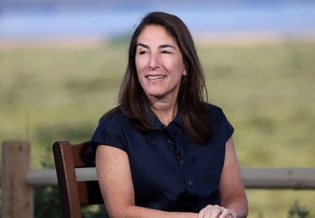 Hammack afirma que taxa de juros do Fed pode permanecer inalterada “por um bom tempo”