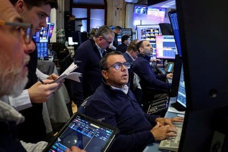 Wall Street cai 2% por preocupações com inflação com conflito no Oriente Médio