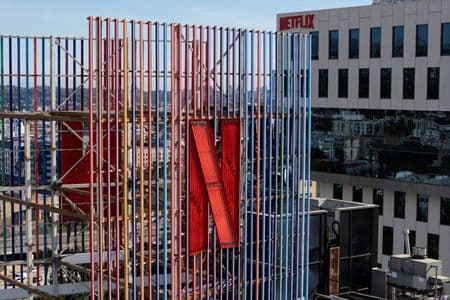 Trump comprou títulos da Netflix e da Warner Bros no auge da disputa com a Paramount