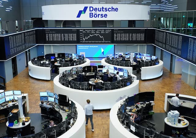 STOXX 600 fecha em queda com desaceleração do petróleo; bancos italianos são foco