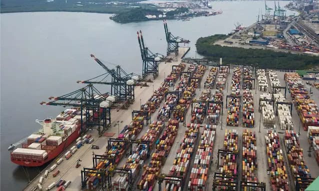 Exportações brasileiras caem 16% para os Estados Unidos e sobem 21,8% para a China