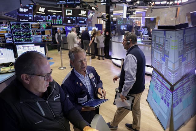 Wall St sobe 1% com alta das ações de chips antes dos resultados da Nvidia