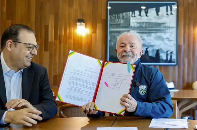 Lula sanciona lei que garante renovação automática da Carteira Nacional de Habilitação