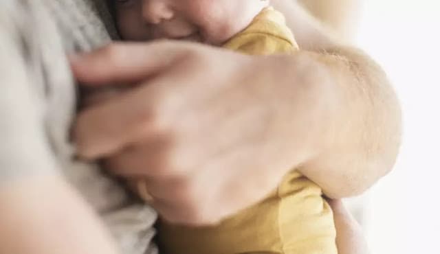 Novos prazos para a licença-paternidade valem a partir de 2027; entenda