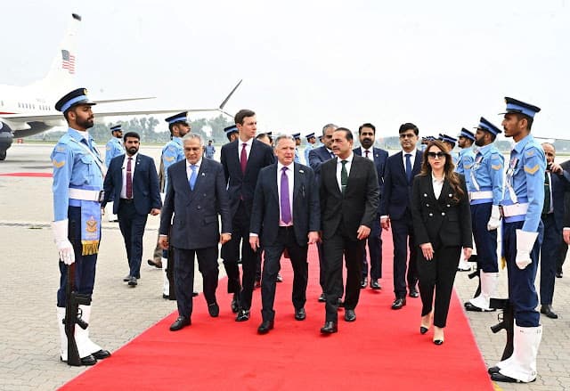 Negociações entre Irã e EUA voltam-se para acordo provisório em meio a divergências, dizem fontes iranianas