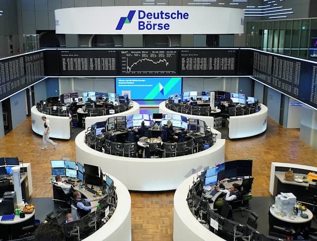 Ações europeias fecham estáveis enquanto investidores avaliam escalada de tensões entre EUA e Irã