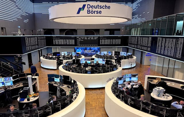 Ações europeias recuam em meio a preocupações com trégua frágil entre EUA e Irã