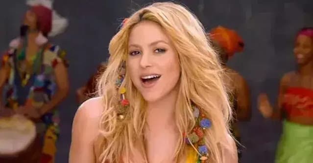 Shakira chega ao Brasil para megashow na Praia de Copacabana