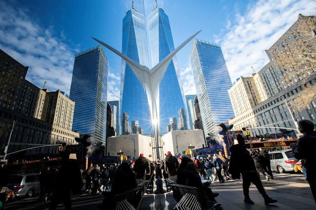 Atividade empresarial dos EUA cai ao nível mais baixo em 11 meses em março em meio à guerra do Irã, mostra PMI