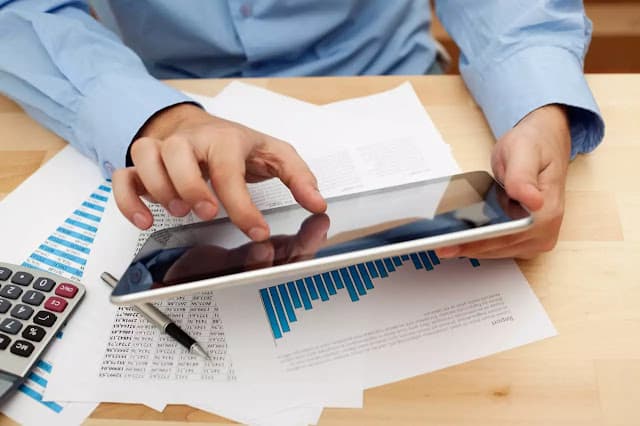 Mercado financeiro eleva previsão da taxa básica de juros, a Selic, para 13,75% ao ano