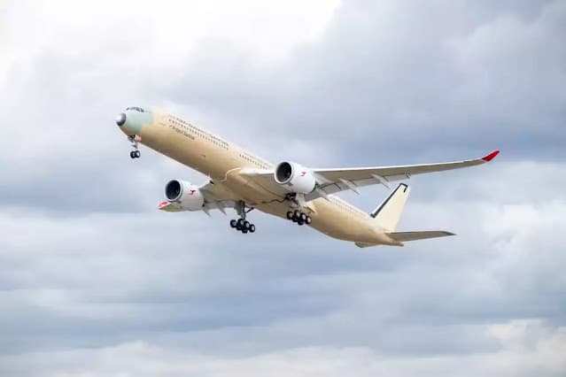 Avião que fará a rota mais longa do mundo realiza o primeiro voo de teste