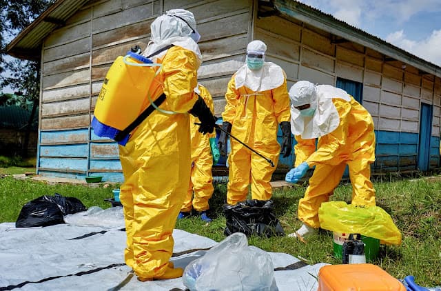 OMS eleva risco de surto de Ebola no Congo para "muito alto" em nível nacional