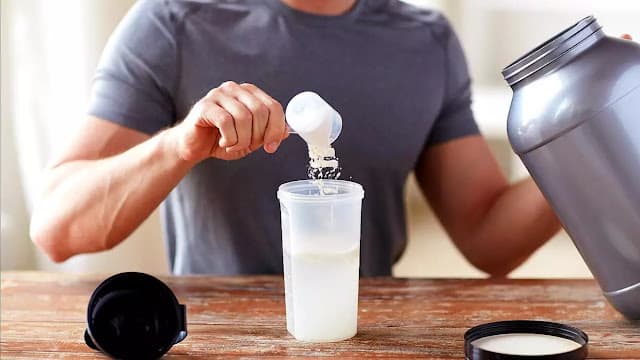 Canetas emagrecedoras fazem preço do whey protein disparar