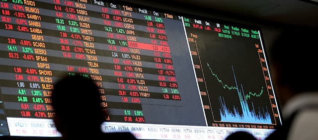 Ibovespa mostra indefinição com negociação EUA-Irã e IPCA-15; Copasa cai 6%