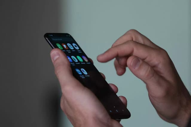 Economia Elon Musk vai lançar no Brasil internet por satélite no celular