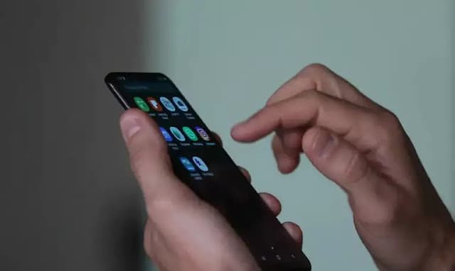 Apesar da proibição, Apple e Google mantêm aplicativos que “desnudam” pessoas em fotos