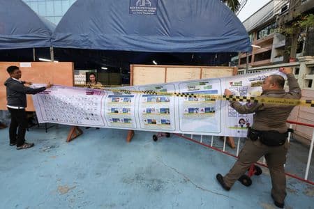 Partido do premiê tailandês lidera apuração inicial da eleição