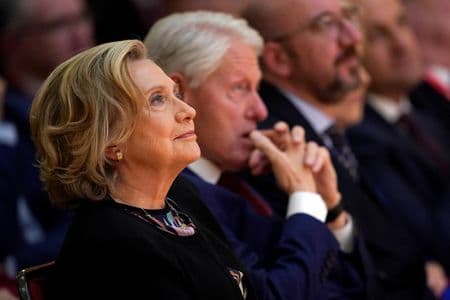 Hillary Clinton diz a comitê do Congresso que não tem informações sobre Epstein