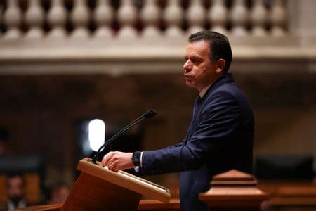 Líder português defende que EUA utilizem base na campanha contra Irã, em contraste com Espanha