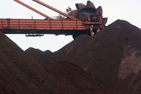 Minério de ferro recua após compradora estatal da China flexibilizar proibição a produto da BHP