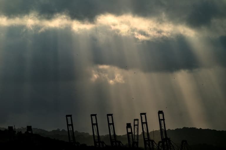 Panamá conclui processo que anula concessão da Hutchison em portos